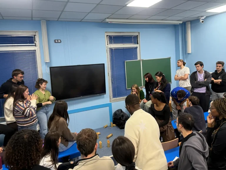 Pédagogie innovante au CEERRF, le Mölkky au service de la formation kiné