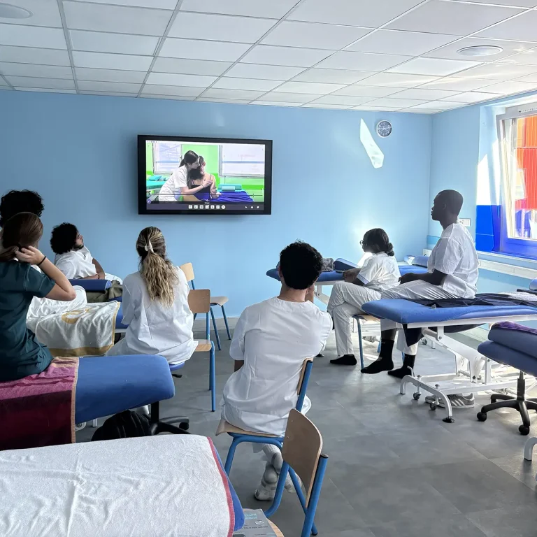 LAS Rééducation UVSQ : se former à la kinésithérapie en IFMK