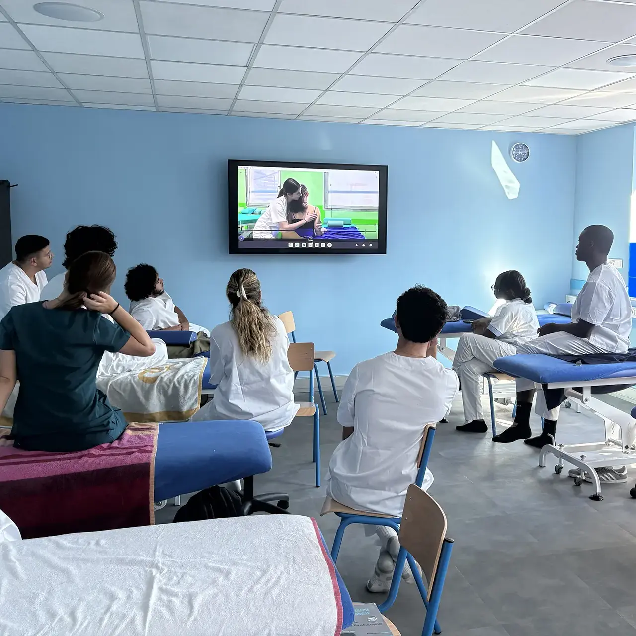 Quand les étudiants de LAS Rééducation et Réadaptation de l'UVSQ se forment en IFMK 02s LAS Rééducation UVSQ : se former à la kinésithérapie en IFMK